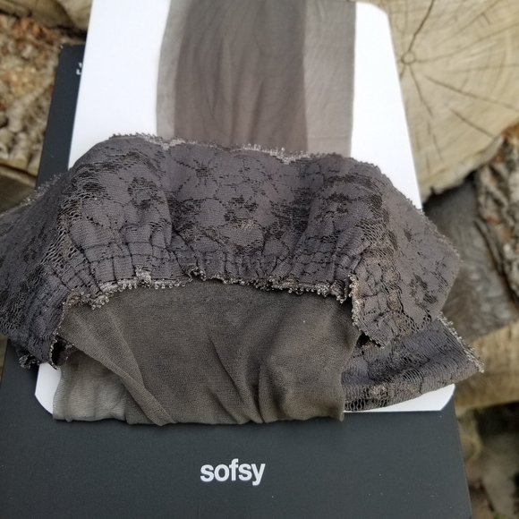 Sofsy Lace Sheer thigh high - Picture 3 of 3